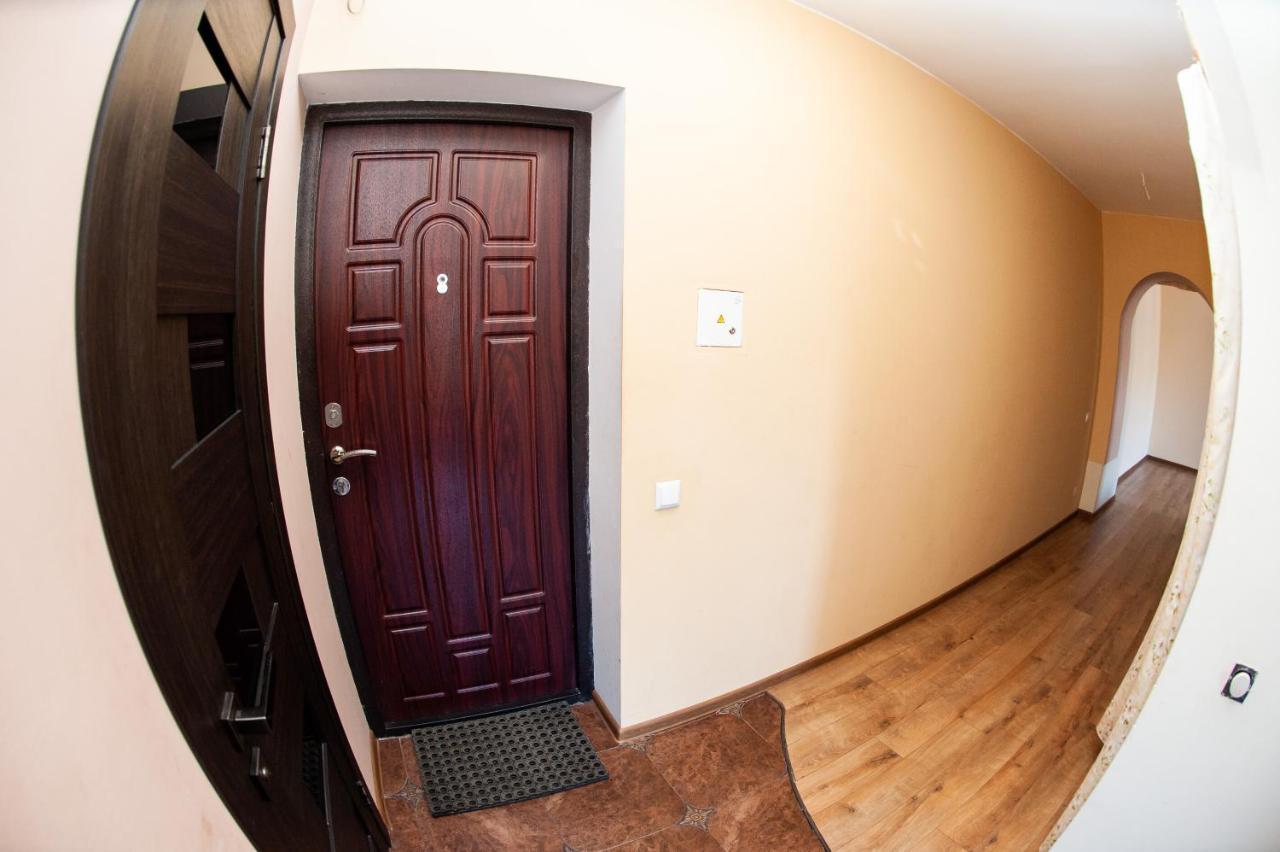 в самому центрі міста, 3 хв ходьби до жд вокзалу Apartment *